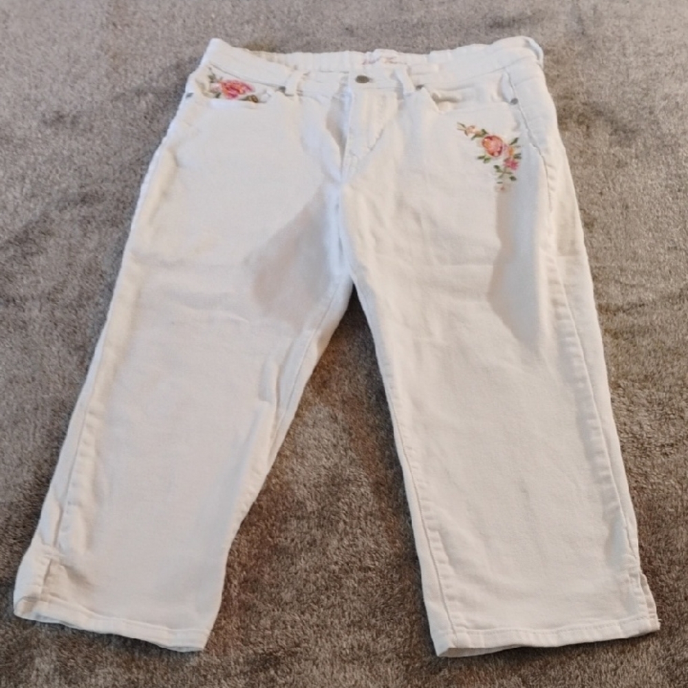 Kikit Floral Sequin Embroidered Cropped White Jeans